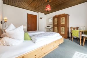 Posteľ alebo postele v izbe v ubytovaní Appartement Landhaus Einsiedler