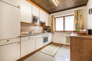 Kuchyňa alebo kuchynka v ubytovaní Appartement Landhaus Einsiedler