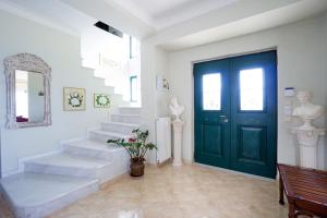 A bathroom at Golden Key Villas