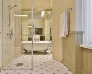 Kupatilo u objektu Antonius Hotel
