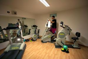 Posilňovňa alebo fitness centrum v ubytovaní Hotels Vidi Miramare & Delfino