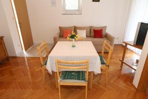 TV a/nebo společenská místnost v ubytování Apartments Nada