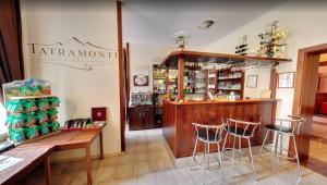 Lounge alebo bar v ubytovaní Garni Hotel Tatramonti