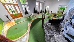 Biliardový stôl v ubytovaní Garni Hotel Tatramonti