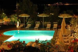 Villa Elite Resort tesisinde veya buraya yakın yüzme havuzu