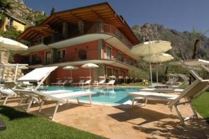 Galería fotográfica de Villa Elite Resort en Limone sul Garda