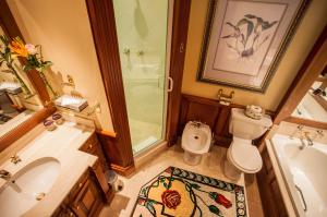 Avani Gaborone Resort & Casino的一间浴室