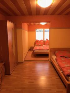 Postel nebo postele na pokoji v ubytování Ferienwohnung - Kurz