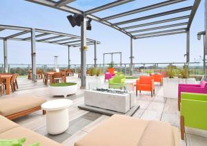 Coin salon dans l'établissement LIV Extended Stay