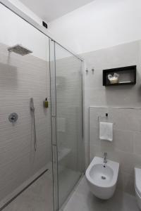 Kylpyhuone majoituspaikassa Hotel Barracuda