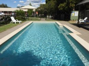 The swimming pool at or close to Wine Village Motor Inn