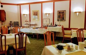 Restaurace v ubytování Hotel Garni Reulein