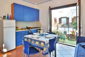 Dapur atau dapur kecil di Residence Scirocco e Tramontana