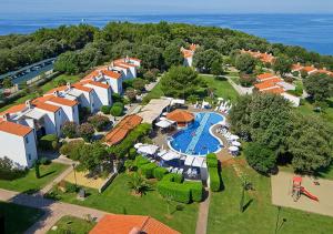 Skats uz naktsmītni Valamar Tamaris Resort no putna lidojuma