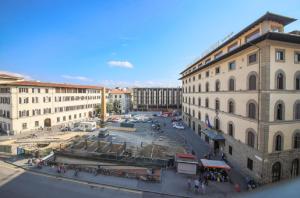 フィレンツェにあるApartments Florence - Unità Balconyの建物のある街並み