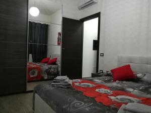 A bed or beds in a room at Rooms Loru