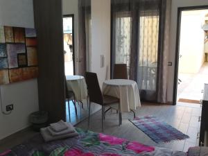 A seating area at Rooms Loru