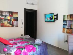 A bed or beds in a room at Rooms Loru