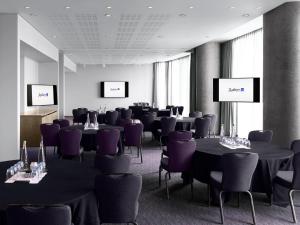 Televisyen dan/atau pusat hiburan di Radisson Blu Hotel, Birmingham