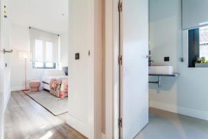 Kuchyňa alebo kuchynka v ubytovaní Apartamentos RG Dúplex San Bernardo