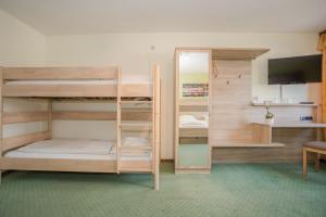Postel nebo postele na pokoji v ubytování Frühstückshotel Landgasthof Kramer