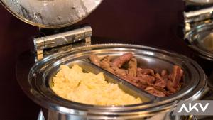 Comida no hotel ou em algum lugar perto
