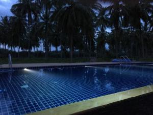 Bazén v ubytování Khao Lak Golden Coconut nebo v jeho okolí