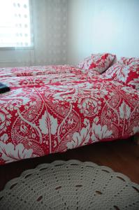 Säng eller sängar i ett rum på Aliisa's Apartment