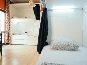 Letto o letti in una camera di Deeps Hostel Ankara
