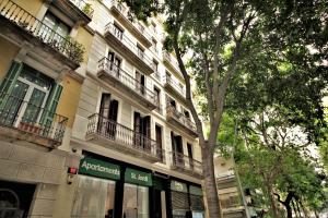 Gallery image of Apartaments Sant Jordi Girona 97 in Barcelona