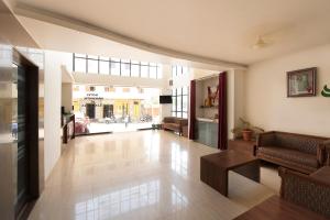Hotel Vaikunth By Adamo的休息区