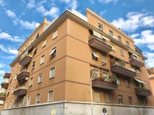 Budova, kde se bed and breakfast nachází + 27 fotografií