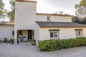 Το κτήριο όπου στεγάζεται  ο ξενώνας +5 φωτογραφίες