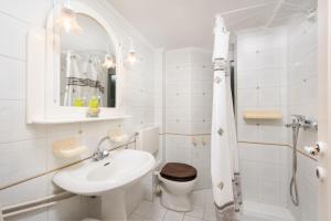 A bathroom at The Old Mansion
