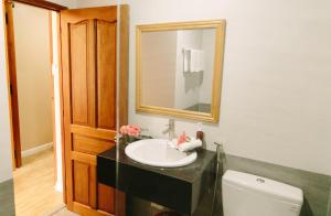 Koupelna v ubytování Minh Nhung Hotel