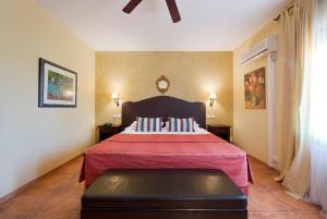 Postel nebo postele na pokoji v ubytování Hotel Las Truchas