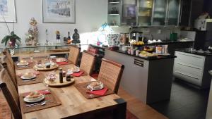 O bucătărie sau chicinetă la B & B Auf dem Wolf, St. Jakob