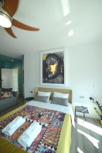 Ένα ή περισσότερα κρεβάτια σε δωμάτιο στο Mazi7thFloor #3