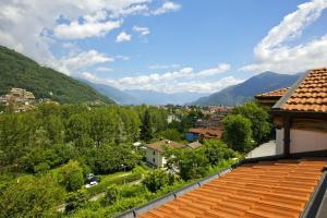 En generel udsigt til bjerge eller udsigt til bjerge taget fra lejligheden