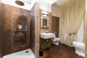 Koupelna v ubytování Opera B&B