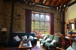 A seating area at La Casa de Hijas