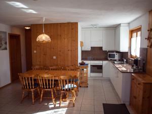 Kuchyň nebo kuchyňský kout v ubytování Chalet Silberdistel