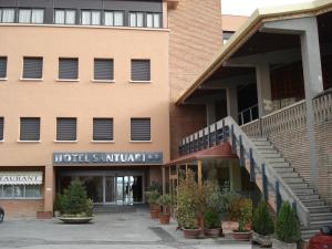 The facade or entrance of Hotel Santuari Balaguer