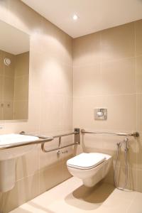 Un baño de Vitória Hotel Express Dom Pedro
