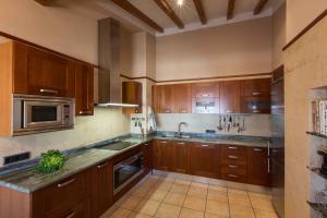A kitchen or kitchenette at Complejo Rural Turimaestrat