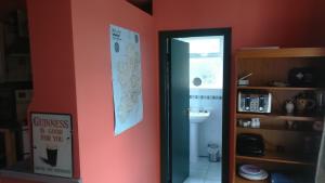 Foto dalla galleria di Cosy Lakeside Cottage John's hollow a Headford