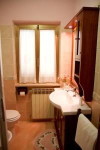 Kúpeľňa v ubytovaní Domus Palombi + 37 fotografií