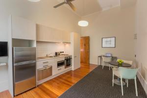 Köök või kööginurk majutusasutuses Quest Napier Serviced Apartments