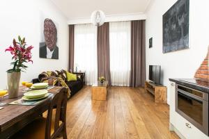 Gallery image of Old Town Brigue Apartment by Otium in Krakow