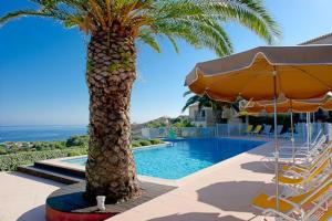 The swimming pool at or close to Hotel Funtana Marina